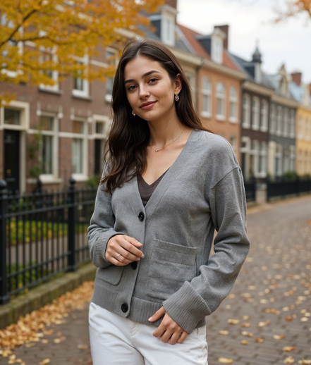 Hadewych | Tijdloze V-Hals Cardigan Dames met Opgestikte Zakken