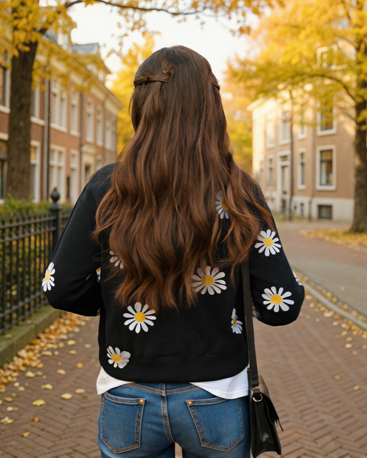 Yuna | Stijlvol Gebreid Damesvest met Knopen en Bloemenpatroon